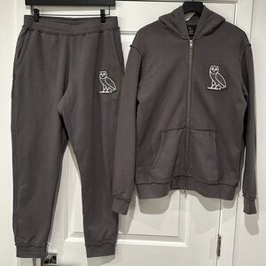 OVO OCTOBER’S VERY OWN 2-PIECE SWEATSUIT HOODIE AND SWEATPANTS